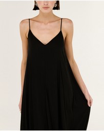 Staple the Label - Seren V Neck Maxi Dress