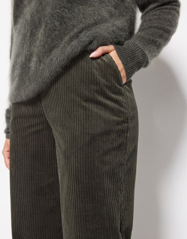 Commonry - Madelyn Pant