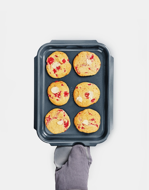 Joseph Joseph - Nest™ Bake Large Non-Stick Baking Tray with Easy-Pull Handles