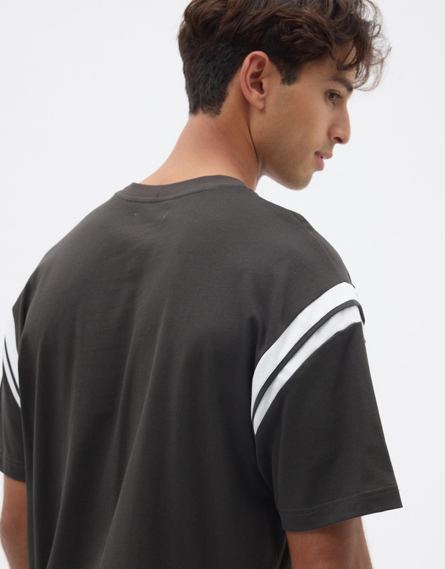 AERE - Contrast Sleeve Tee