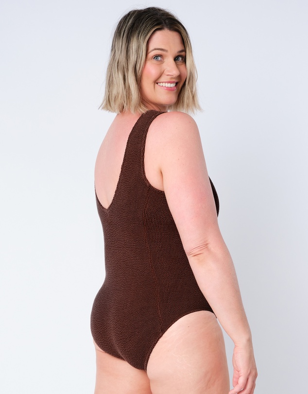 UNE PIECE - Crinkle Cut V-Neck One Piece Swimsuit with Ring