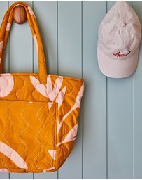 Mosey Me - Floral Dreams Quilted Bag
