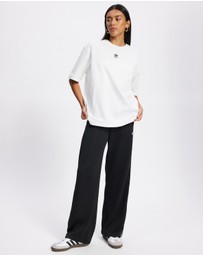 adidas Originals - Essentials Boyfriend Tee