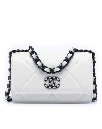 Pre-Loved by Azura Reborn - Pre-Loved Quilted Lambskin 19 Wallet on Chain