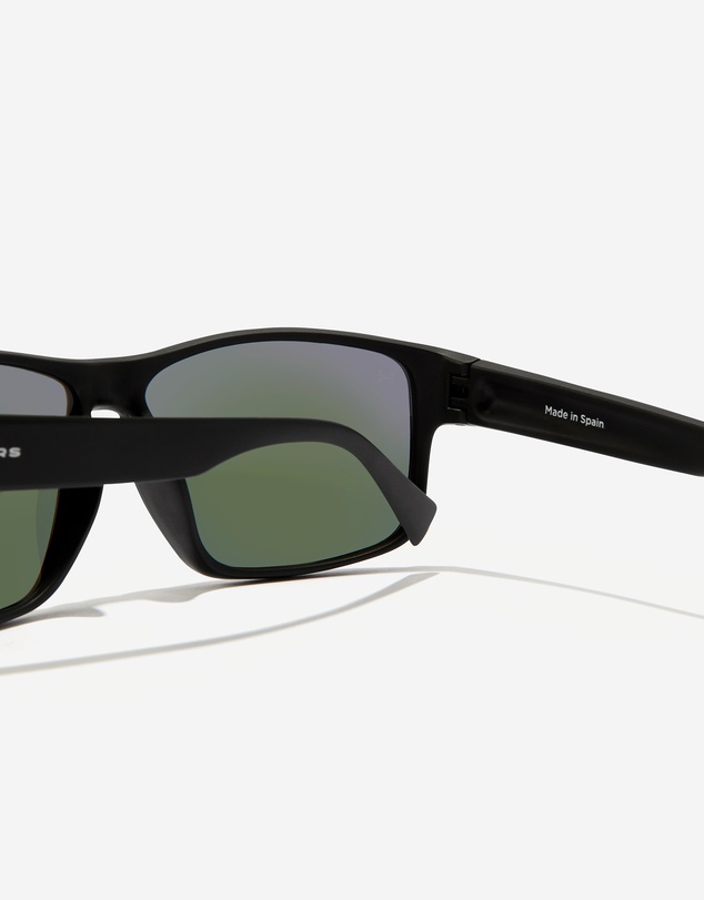Hawkers Co - HAWKERS - FASTER RAW Black Light Purple Sunglasses for Men and Women UV400