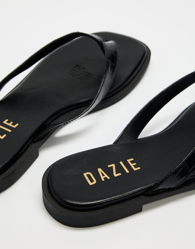 Dazie - Violet Thongs
