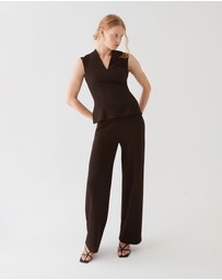 Forcast - Juno V-Neck Ponte Top