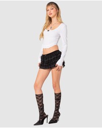 EDIKTED - Yara Ribbed Ruffle Hem Top
