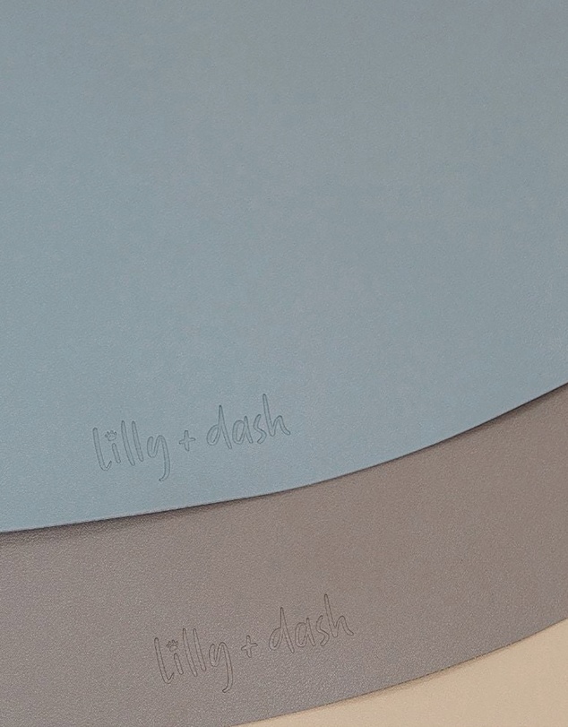Lilly + Dash - Dog Eat and Drink Set – 2 Bowls + Lick Insert + Blue Placemat Set