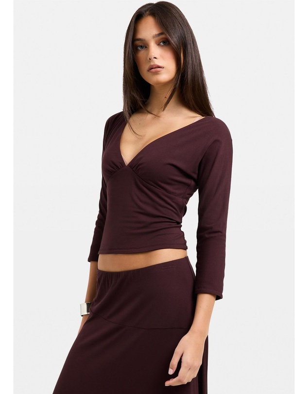 Alice In The Eve - Vivian Deep V Quarter Top