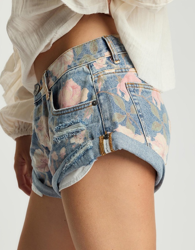 ONE TEASPOON - Lovelorn Bloom Bandits Low Waist Denim Shorts
