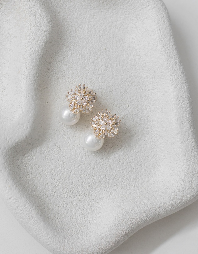 The White Collection - Ivy - Statement Gold Pearl Bridal Earrings