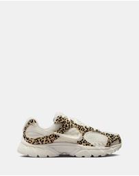 Nike - V5 RNR Suede - Women's