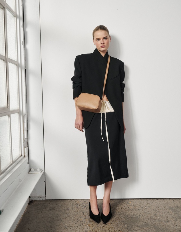 VESTIRSI - Vera Latte Camera Crossbody Bag