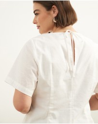 Atmos&Here Curvy - Maya Pin Tuck Linen Blend Top