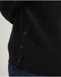 Atmos&Here Curvy - Rory Crewneck Knit Jumper With Button Detail At Side Seam