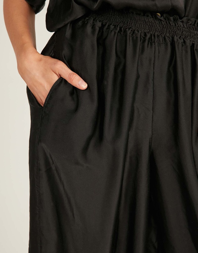 Primness - Glossed Loose Pant