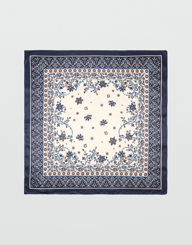 M.N.G - Hojas Kerchief