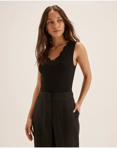 Review - Evie Lace Tank