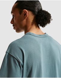 Nike - Sportswear Premium Essentials T-Shirt