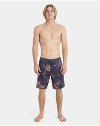 Quiksilver - Mens Highline Scallop 19