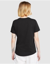 Nike - Sportswear Club Essentials T-Shirt