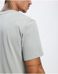 Under Armour - UA Logo Emb Heavyweight SS T-Shirt