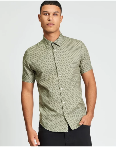 Ben Sherman - Linear Geo Print Short Sleeve Shirt