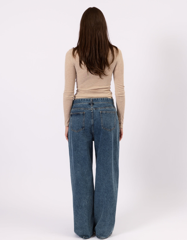 Style Addict - The Belted Wide Leg Jean