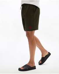 Superdry - Essential 17