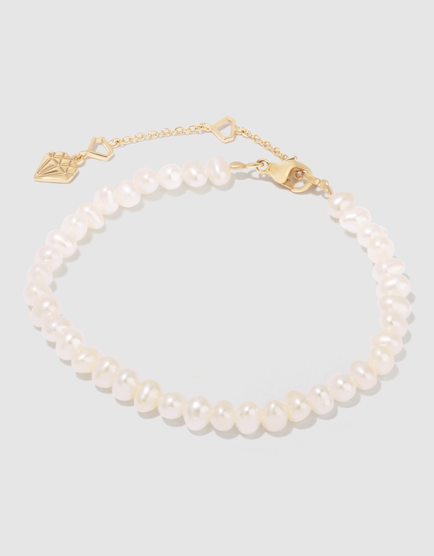 Wanderlust + Co - Beaded Pearl Gold Bracelet
