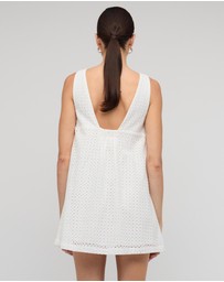 Staple the Label - Arcadia Mini Shift Dress