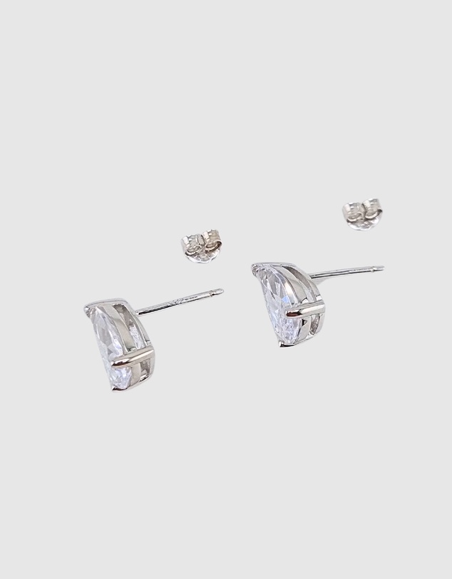 Izoa - Teardrop Stud Earrings