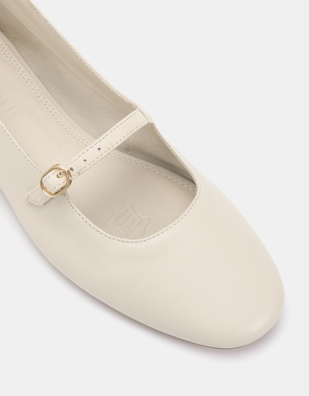 Miss Sofie - Ledger Flats