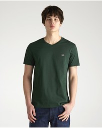 Gant - Slim Fit Shield V-Neck T-Shirt