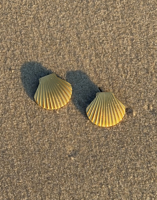 Zoe Olivia - Waterproof Textured Shell Stud Earrings