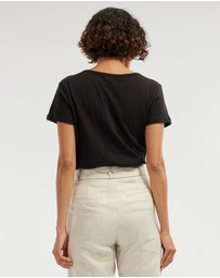 Amelius - Fallon Rounded Hem Tee
