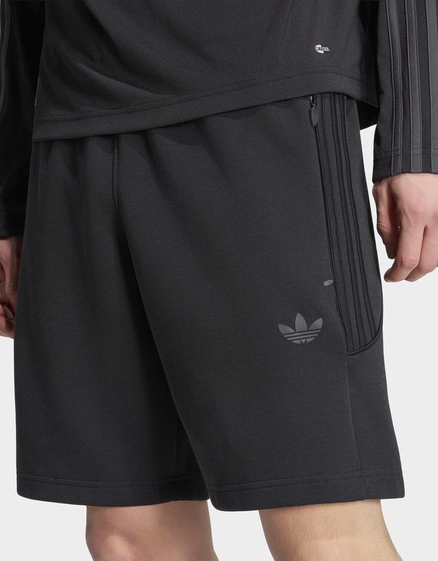 adidas Originals - SPACER TEAMGEIST 26 CUTLINE SHORTS Mens