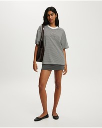 Cotton On - The Boxy Graphic Tee
