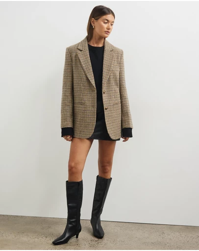 Minima Esenciales - Desi Wool Blazer