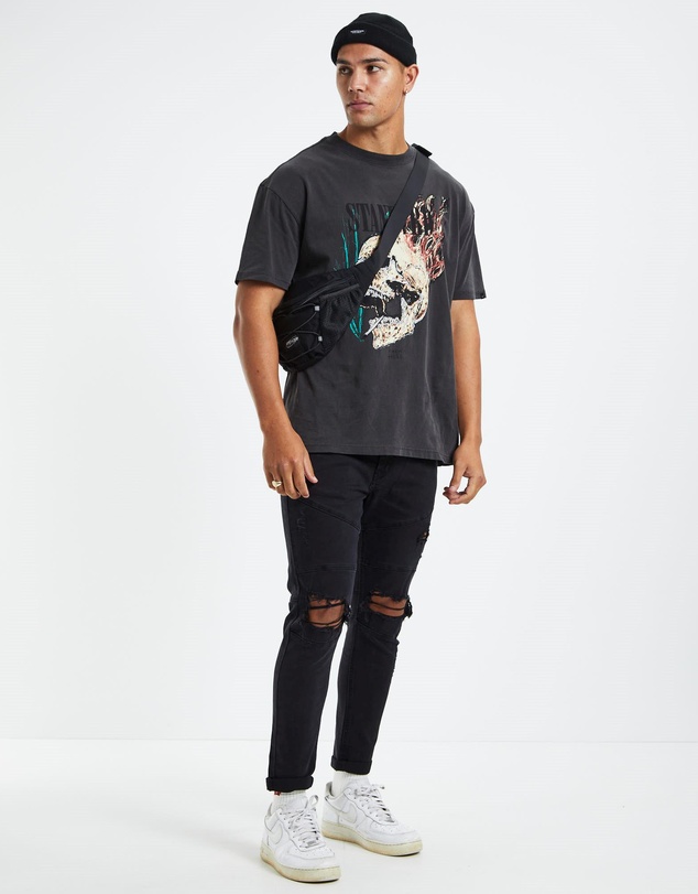 Standard - Flame Skull T-Shirt
