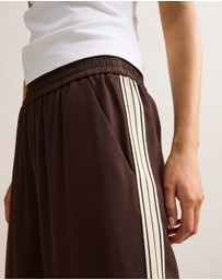 Forever New - Aleyna Side Striped Wide Leg Pants