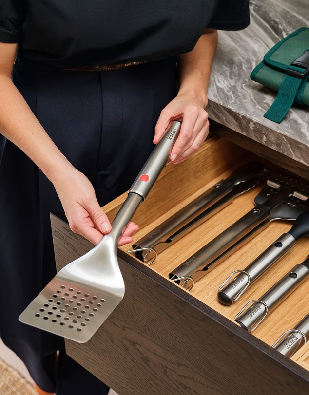 Joseph Joseph - GrillOut™ BBQ Turner with Retractable Head