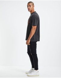 Standard - Flame Skull T-Shirt