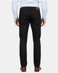 Henry Bucks - McKinnon & Co X Gardeur Batu Super Flex Jeans