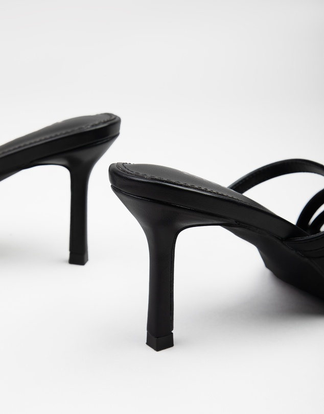 RAID - Tosca Pointed heeled mule sandals in Black