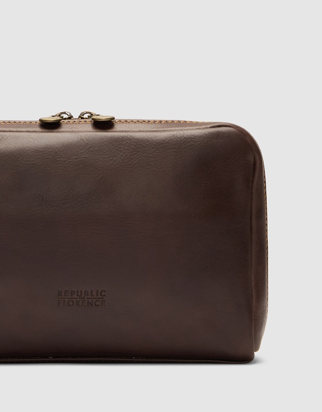 Republic of Florence - Primo Matt Chocolate Toiletry Bag