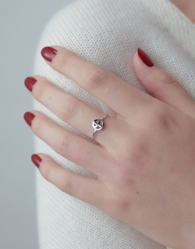 Karen Walker - Mini Peace Ring