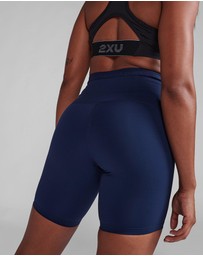 2XU - Form Stash Hi-Rise 6 Inch Compression Shorts with Pockets