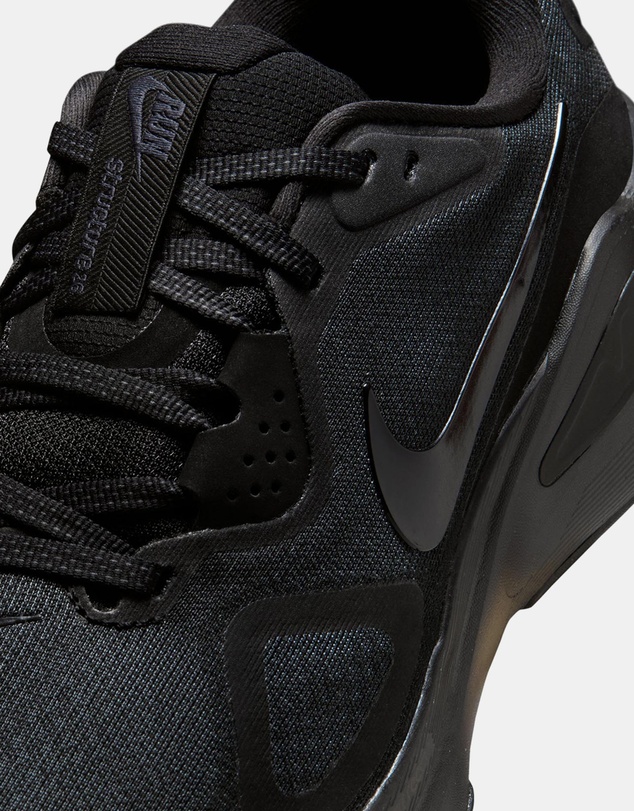 Nike - Structure 26 - Women's